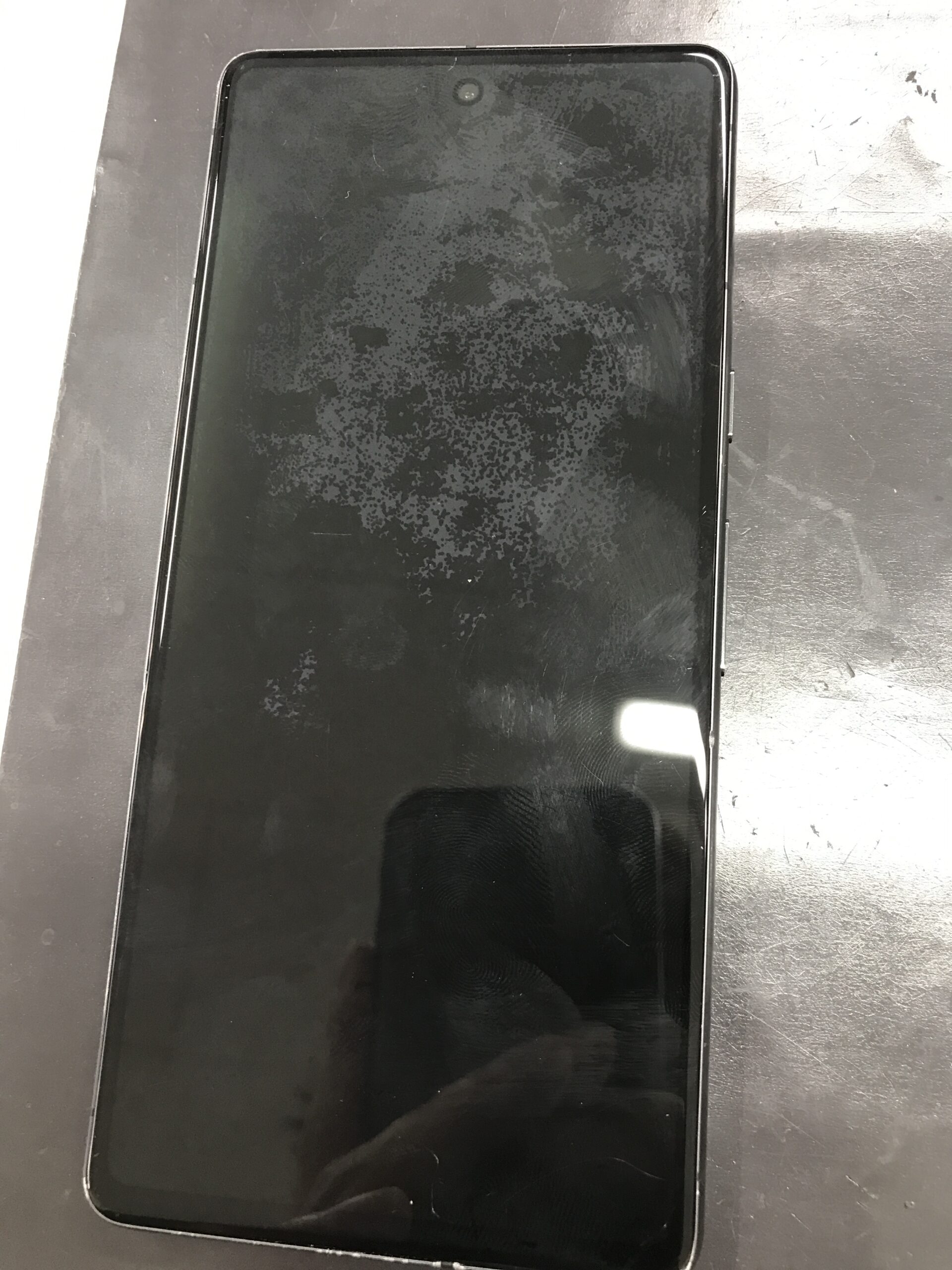 Googlepixel7a 128GB ブラック　画面割れ Pixel 7aの画面修理のレポート 作業時間60分 | スマホ修理なら