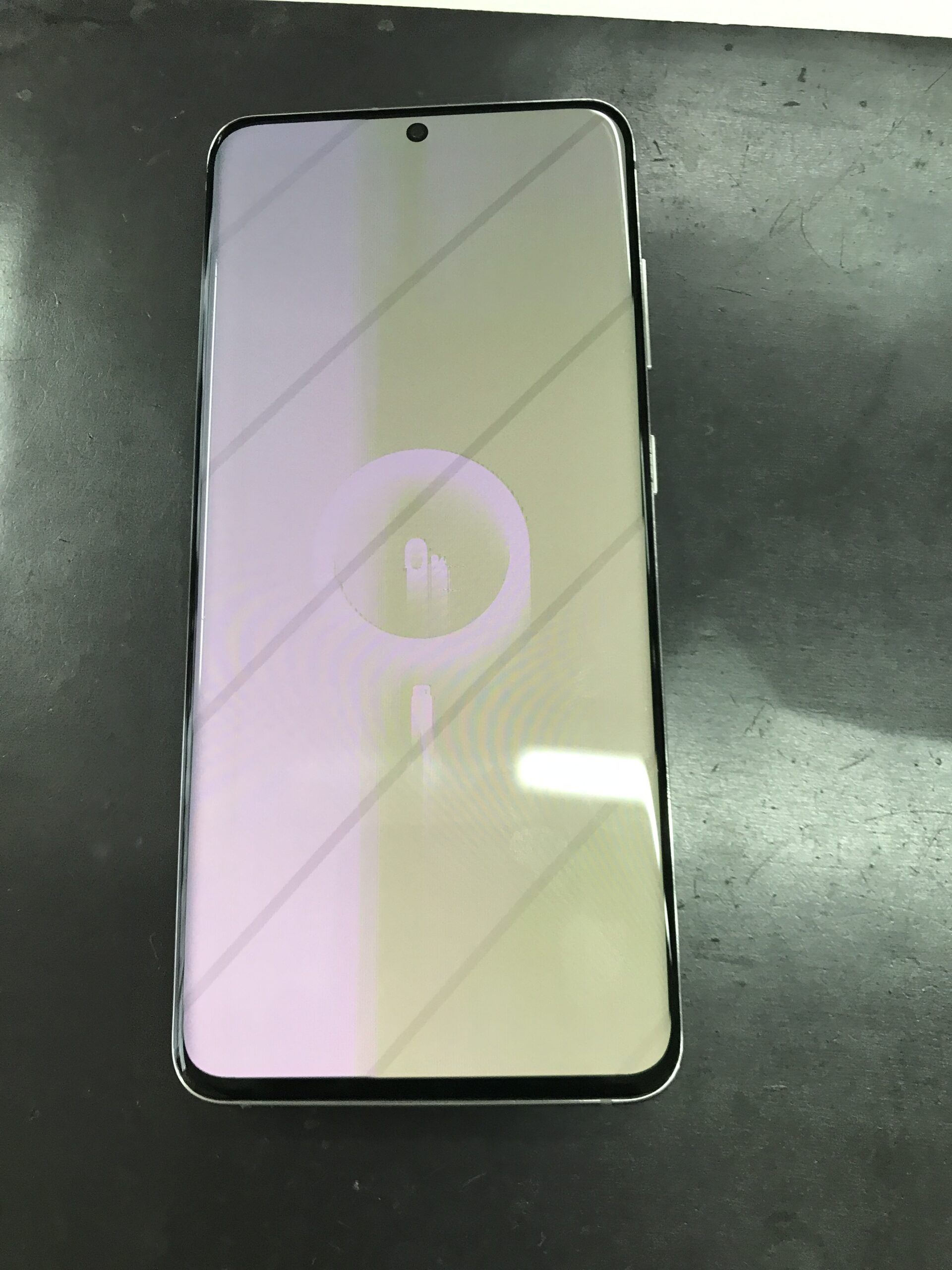 GalaxyS20 5G】衝撃で画面が真っ白になる操作不能に…画面交換修理を