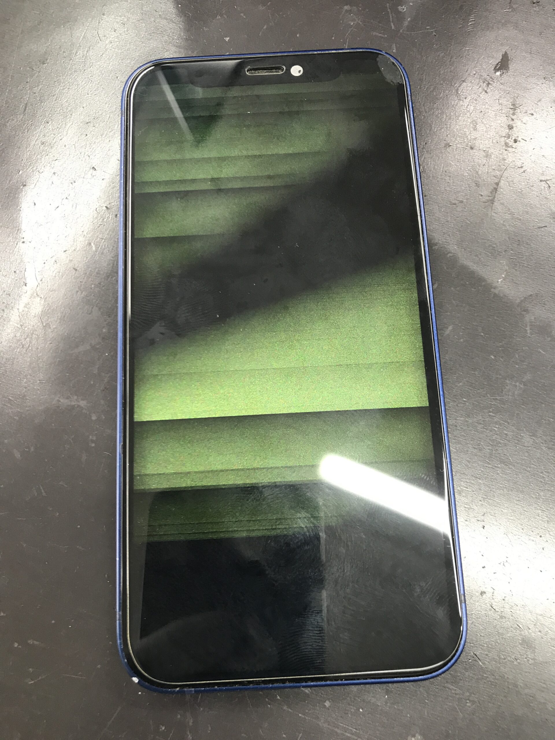 iPhone12mini】水没して液晶画面もおかしくたった…水没復旧修理で