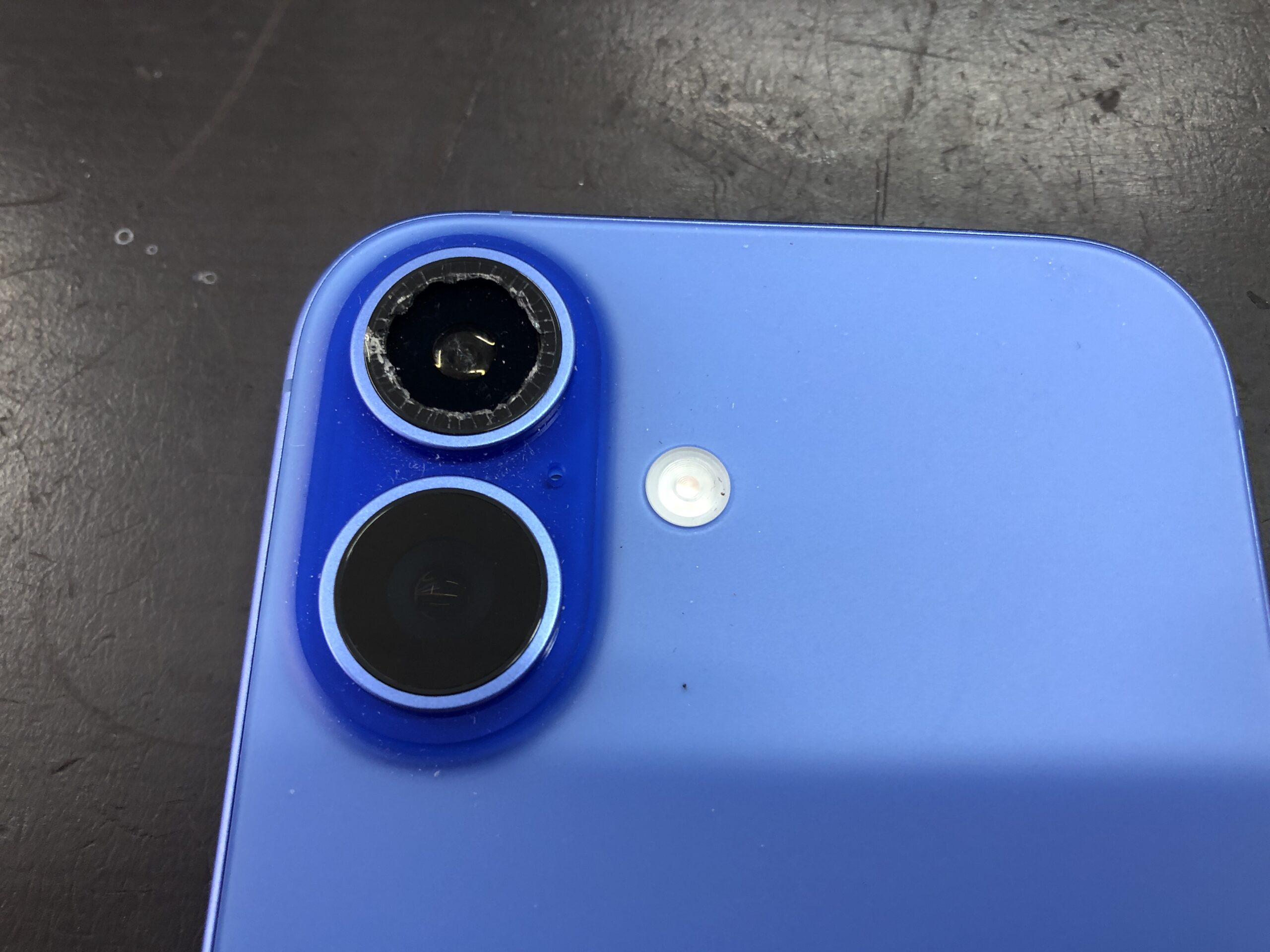 iPhone 16】落として超広角カメラレンズが割れた！データそのままで