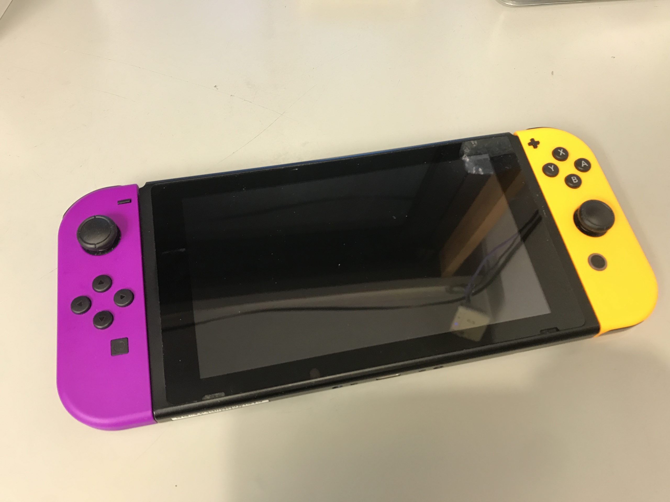 Switchジャンク品(ファン異音) switchの異音・ファン交換と修理方法を簡単に解説 熱暴走による
