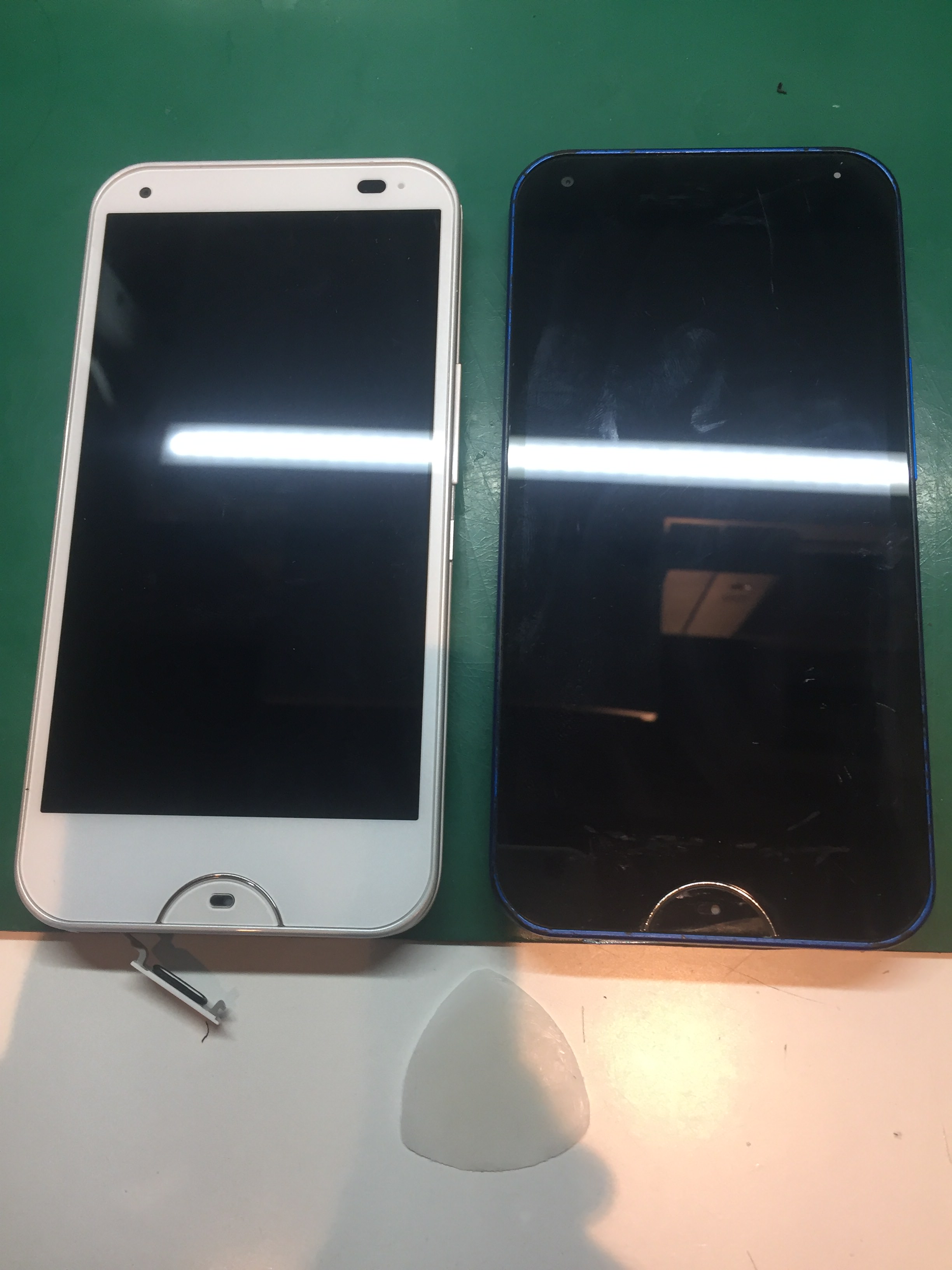 京セラ Rafre Kyv40 基板移植修理 完了致しました どんなスマートフォンでも一度スマホスピタル池袋店にご相談ください スマホスピタル池袋