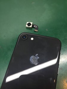 iPhone８バックカメラ修理２