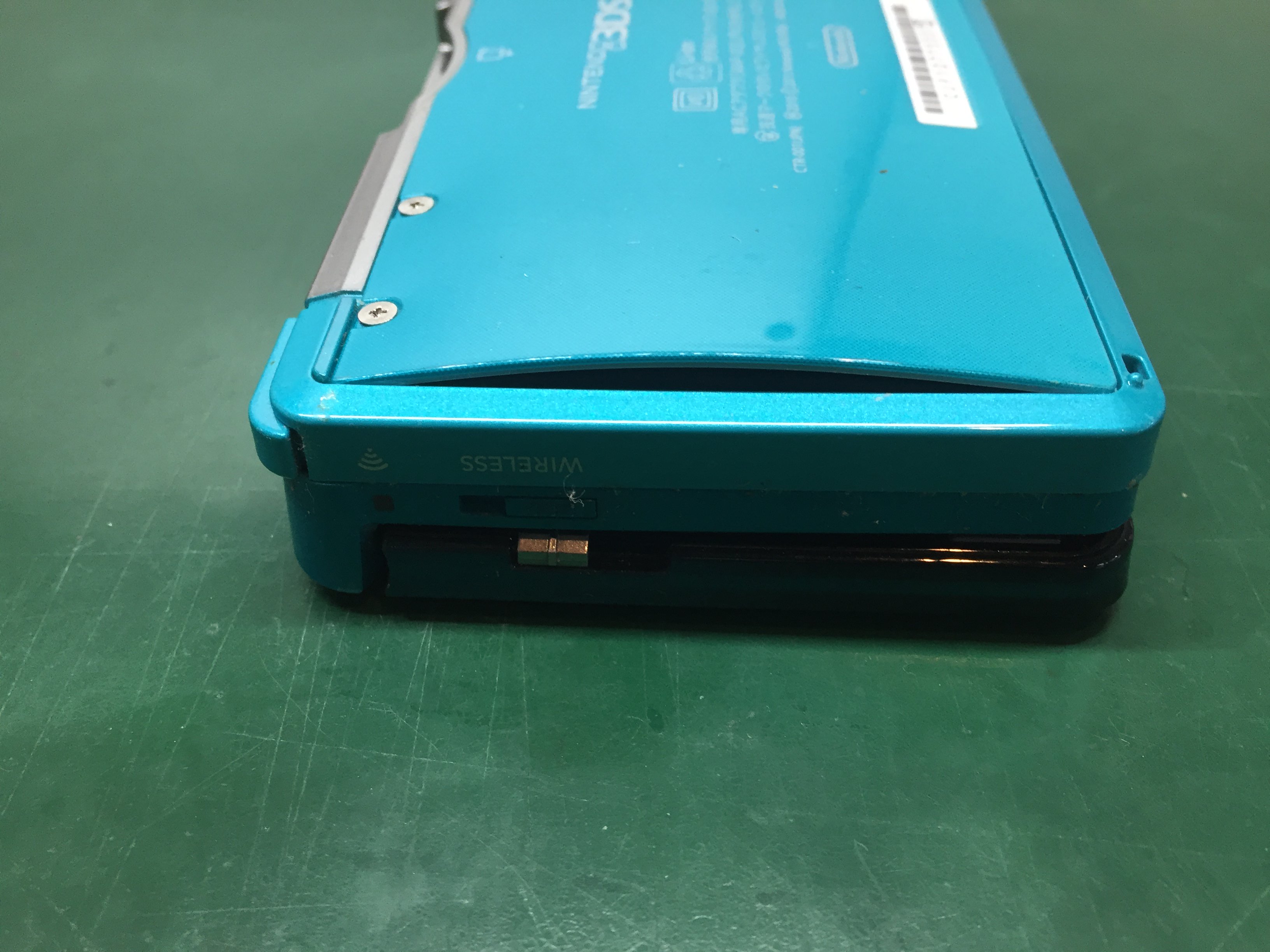 気づいてたけど放置していた バッテリーが膨らんで大変なことに 経年劣化 放置で壊れる ３dsバッテリー交換 スマホスピタル池袋