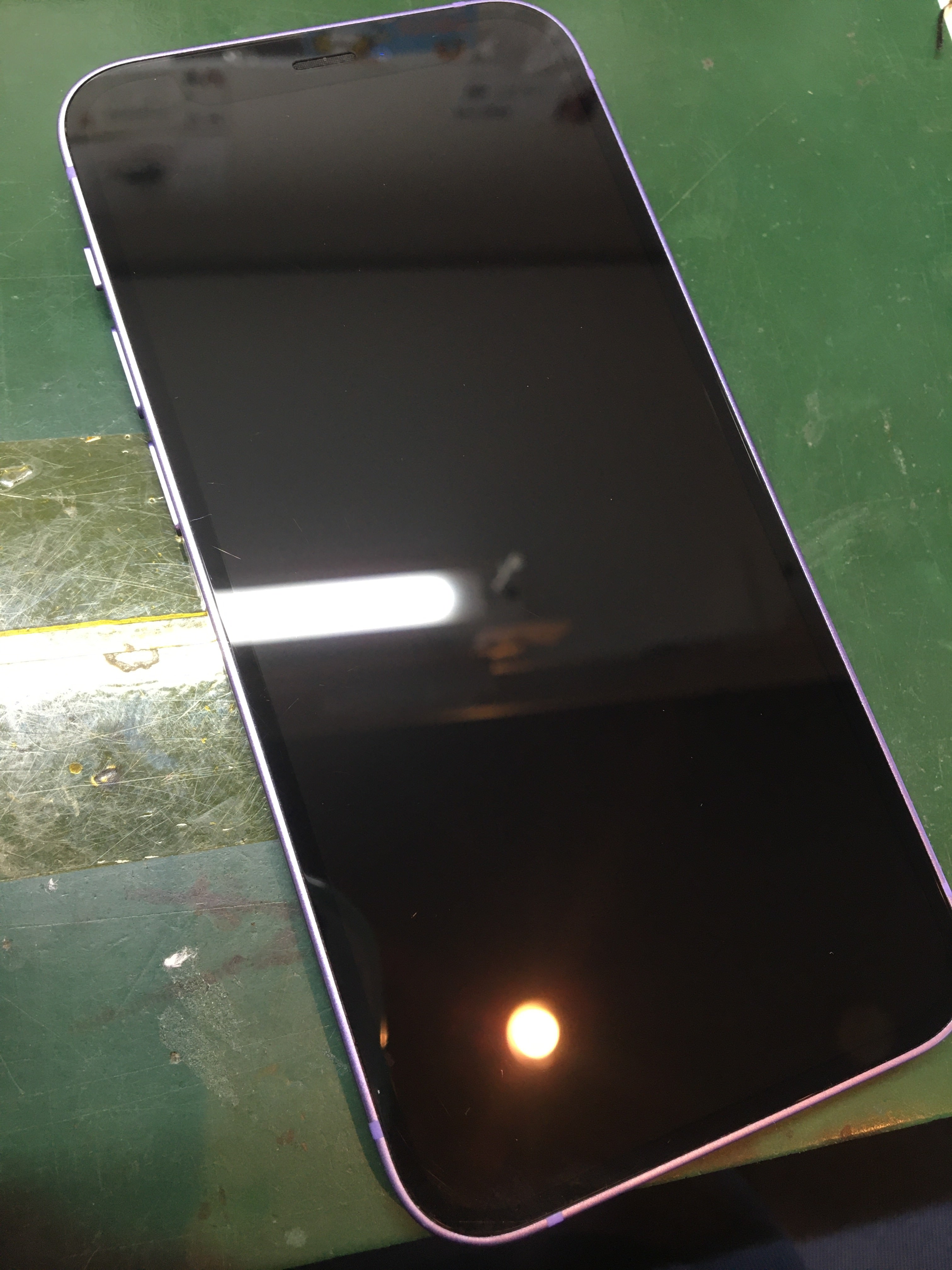 スマホの傷予防 コーティングで寿命がのびる Iphone12mini ガラスコーティング スマホスピタル池袋