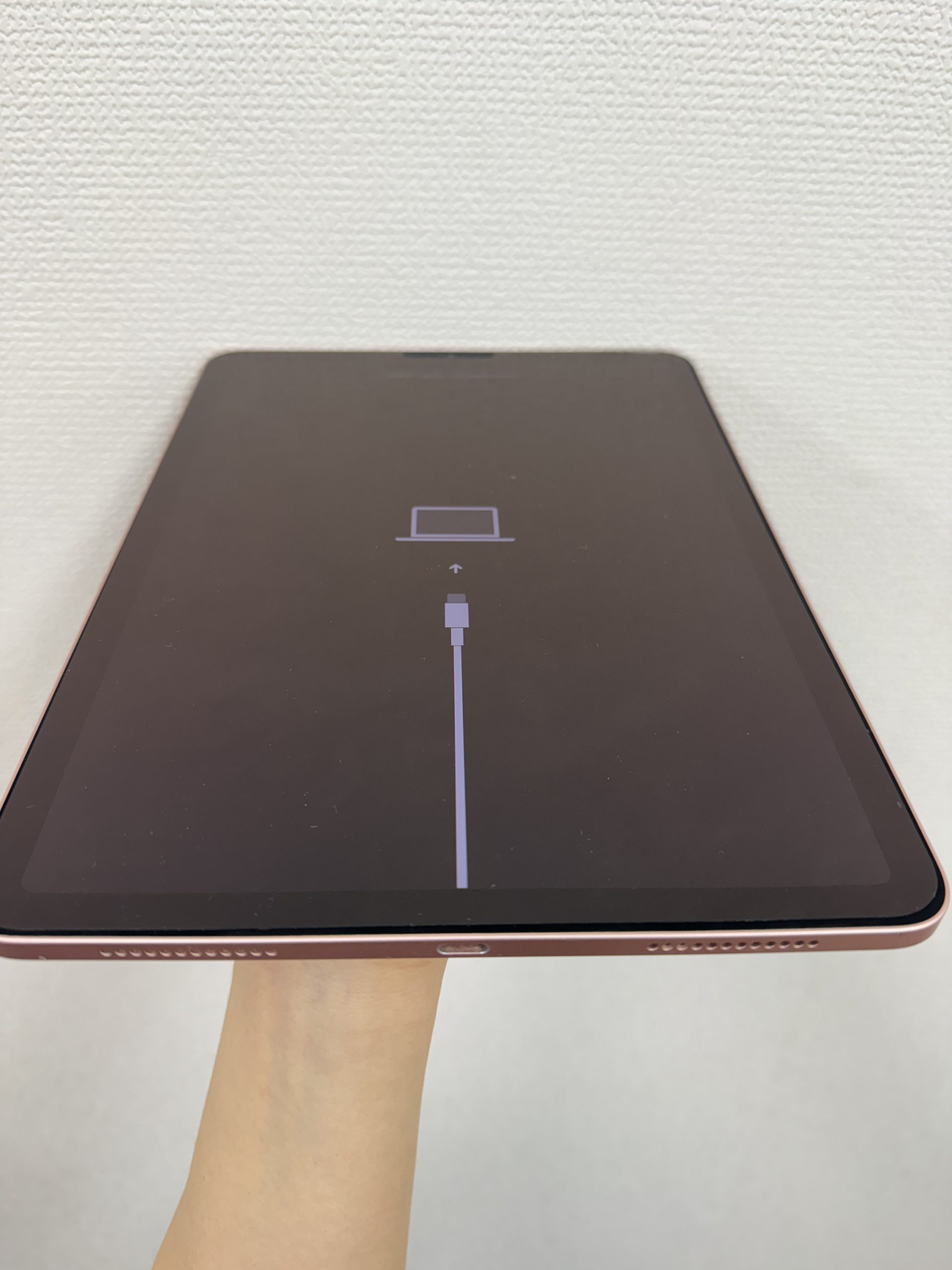 iPadのスリープボタンが陥没してリカバリーモードから抜け出せなくなっ