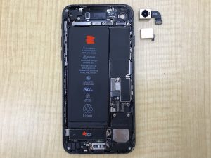 iPhone 7 バックカメラ交換修理