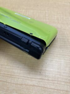 New 3DS LLのバッテリー交換の修理前画像。比較用。