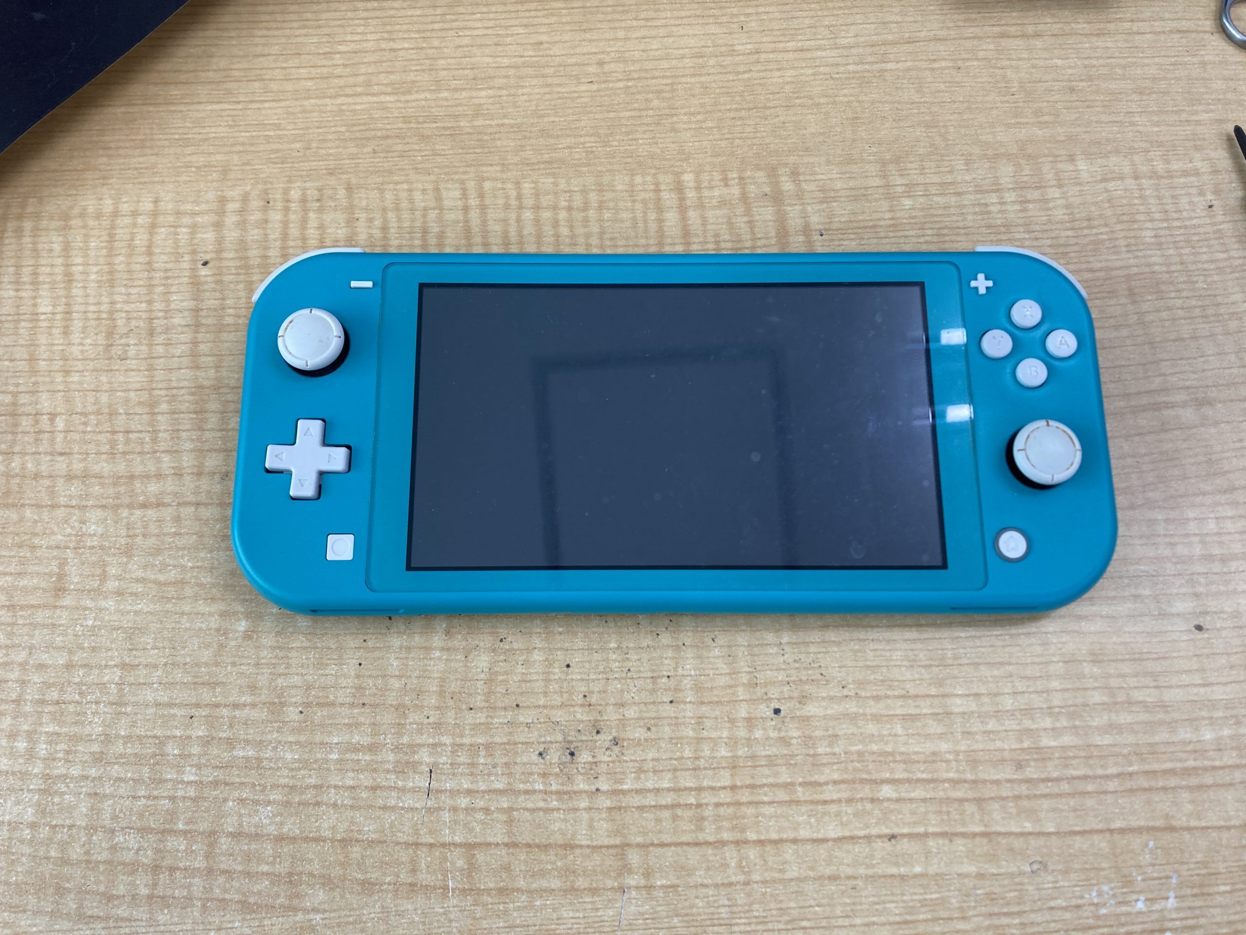 Switch liteのスティックが勝手に動く・・・？ | スマホスピタル秋葉原