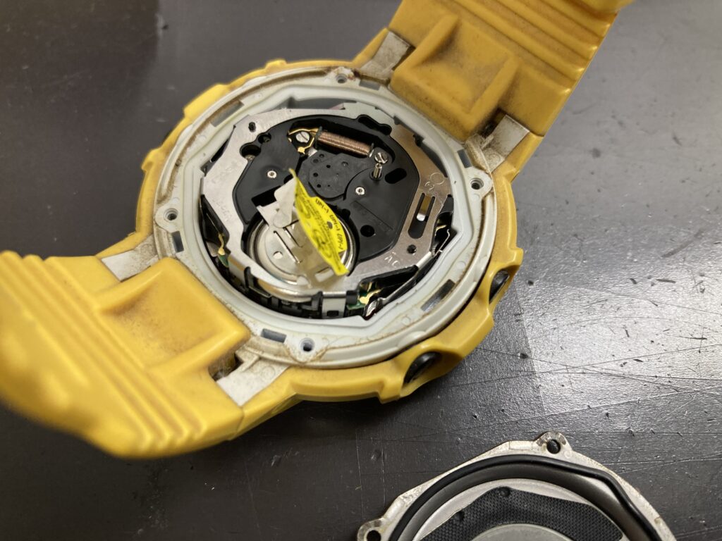 G-SHOCK 分解途中