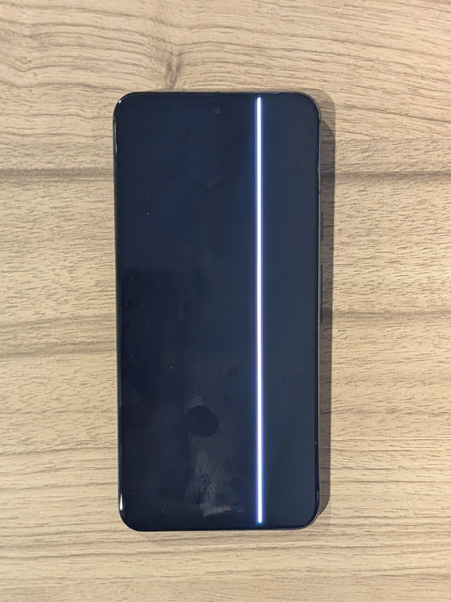 Google Pixel 8】画面に白い線が入る故障は液晶（有機EL）交換で即日