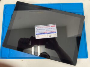 バッテリー劣化のご相談でスマホスピタル秋葉原店にお持ち込みいただいた修理前のSurface Pro 7