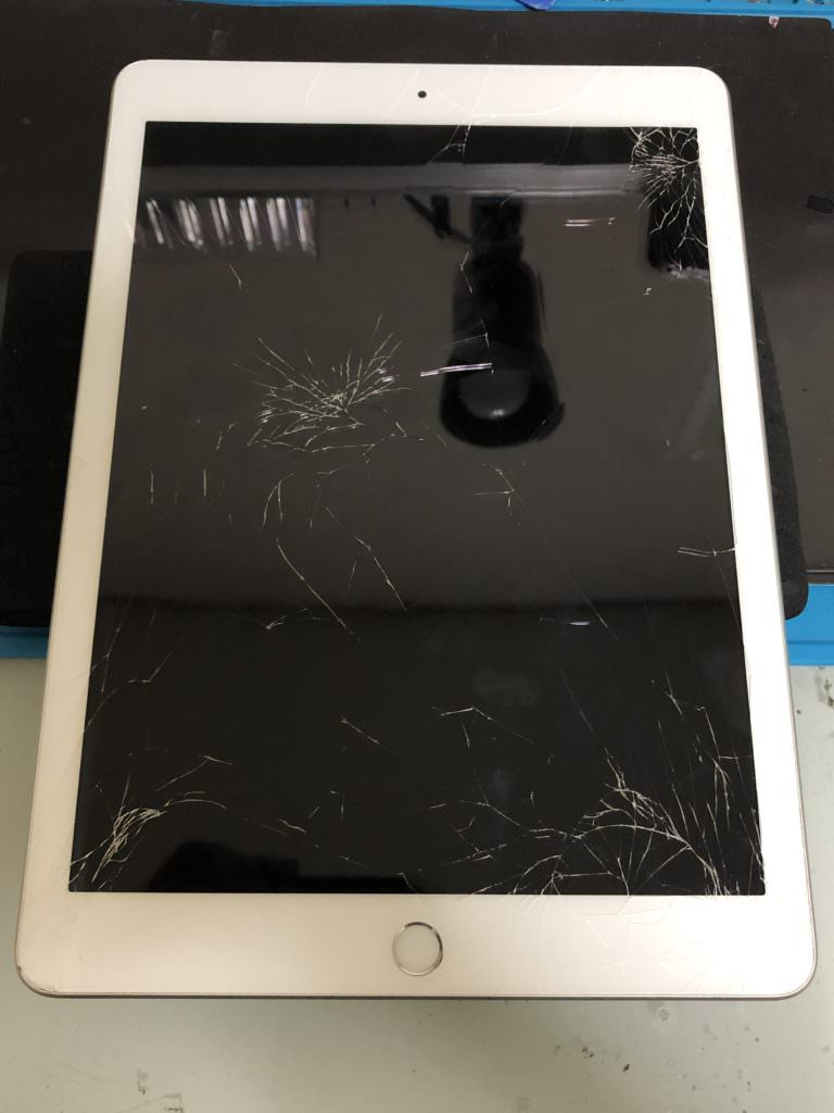 iPad6 ガラス割れ