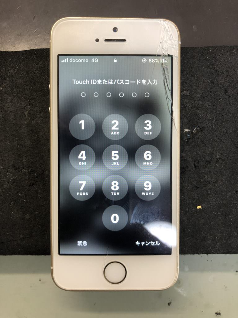 iPhoneSE ガラス割れ