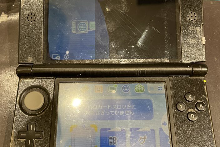 上液晶が半分以上映らない 3dsllに上画面交換修理 スマホスピタルオリナス錦糸町