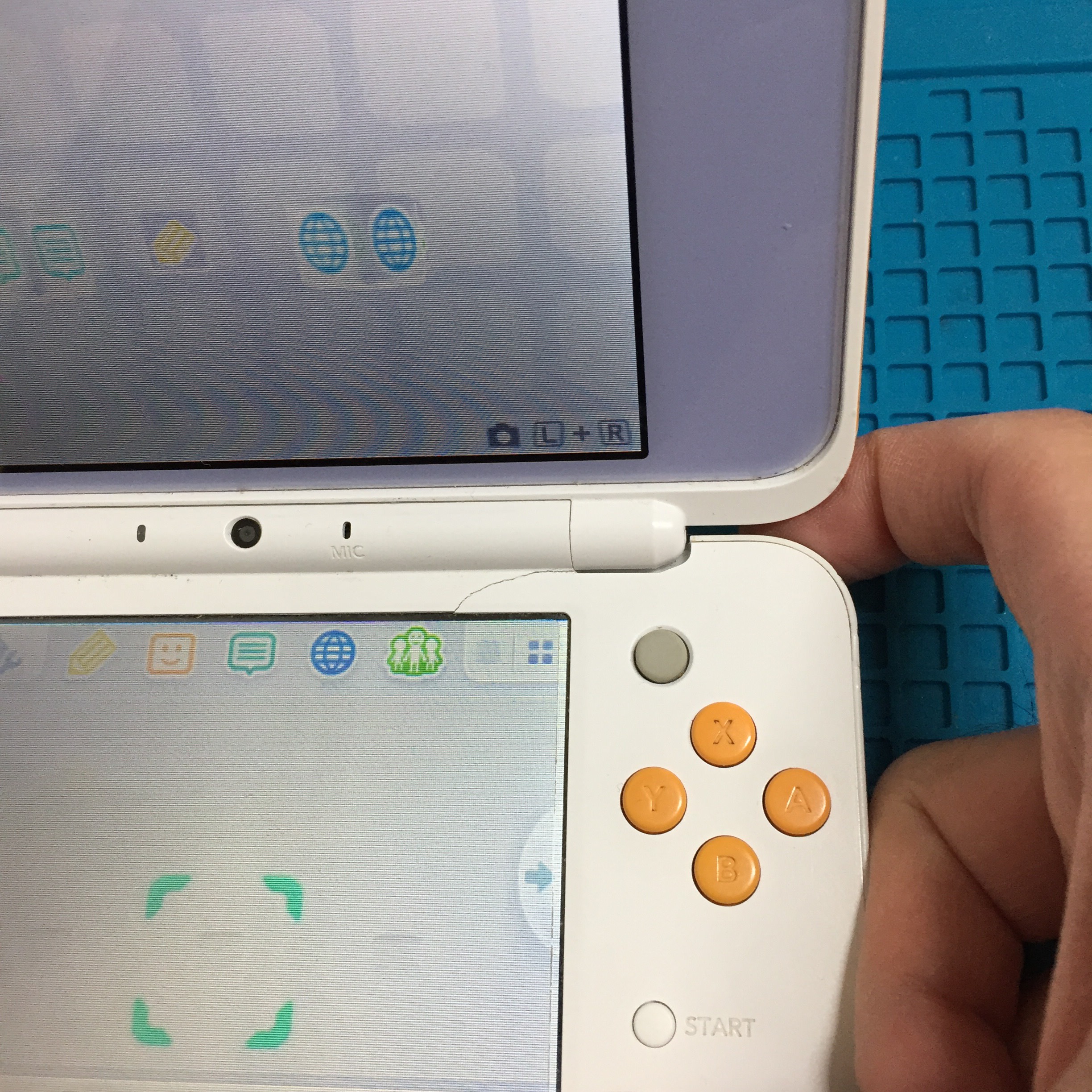 2DS LL Rボタン修理 ボタンが反応しない！修理時間60分！データ 