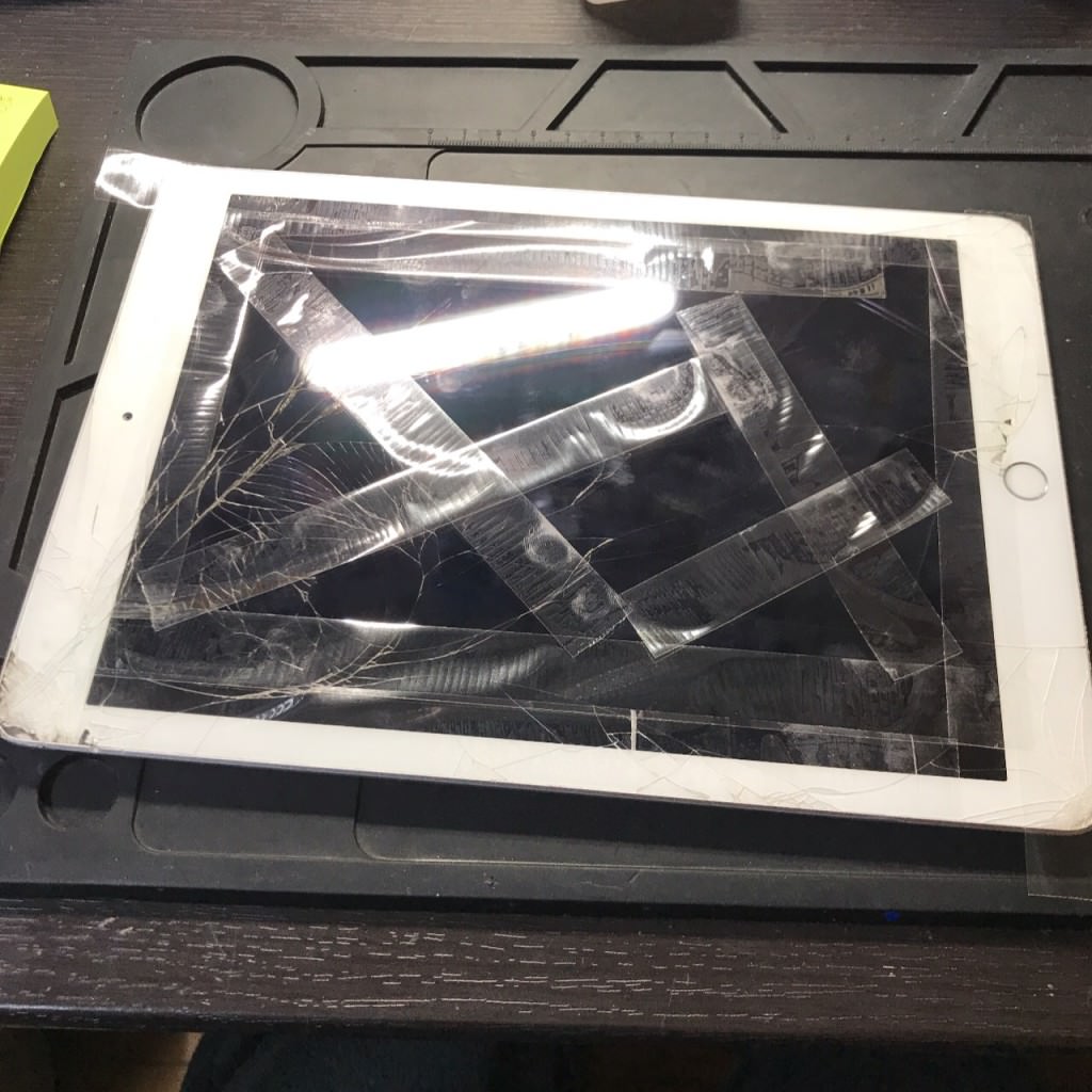 iPad 5 ゴーストタッチ ガラス交換 01