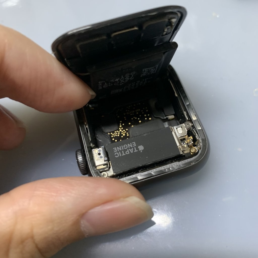 AppleWatch S4 40mm バッテリー交換 公式 正規 格安 地域最安 修理 スマホスピタル吉祥寺 AppleWatch修理 吉祥寺 AppleWatch 郵送修理 AppleWatch 三鷹 杉並 練馬 修理 AppleWatch 西東京 小金井 武蔵野市 修理 データそのまま AppleWatch 修理 吉祥寺 (2)