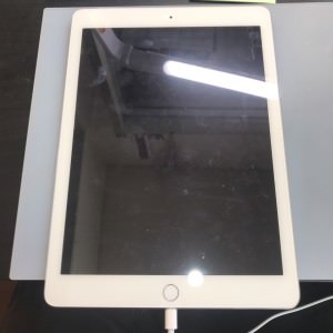 iPad Air 2 バッテリー交換修理 スマホスピタル吉祥寺 三鷹 新宿 立川 中野 調布 府中 練馬 杉並 世田谷 西東京 東久留米 小平 小金井 (4)