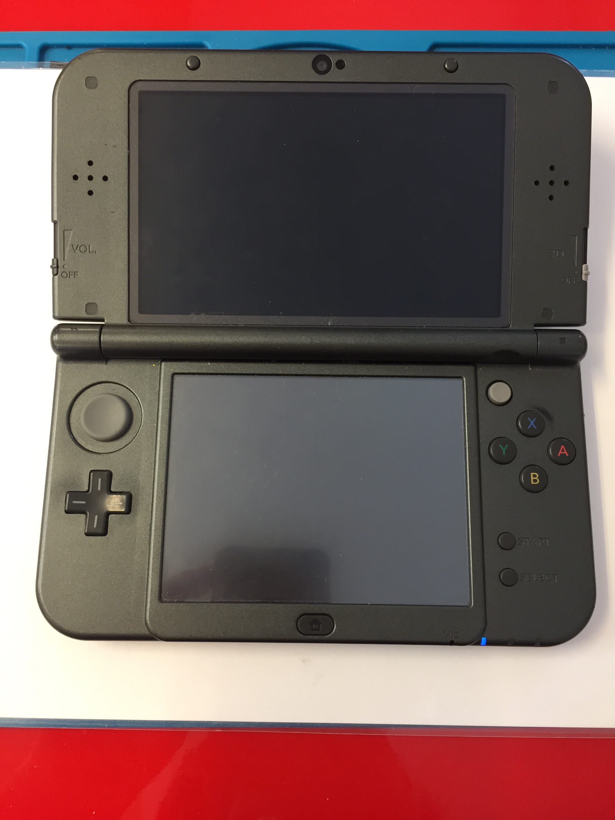 任天堂New3DSLL】電源を入れるとプツッと音と共に落ちちゃう...【画面