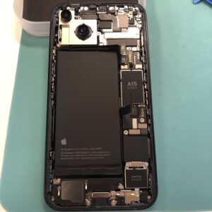 iPhone14内部の様子