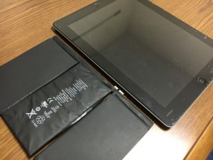 バッテリー交換で電源が入るようになったiPad2