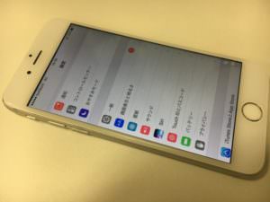 液晶画面を新品交換してデータそのままで操作できるようになったiPhone6s
