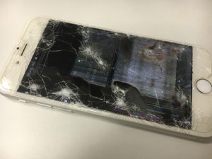 LCD&デジタイザーが破損してしまってタッチ切れと誤動作するiPhone6s