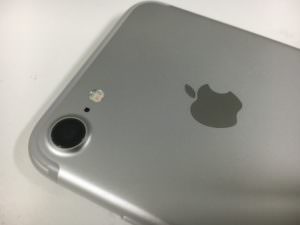 リアカメラレンズの交換をして写真の白さが改善したiPhone7