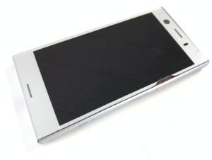 液晶画面が割れて誤動作しているXperia XZ1 Compact(SO-02K)