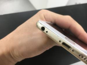 変形したフレームを矯正したiPhone6sPlus