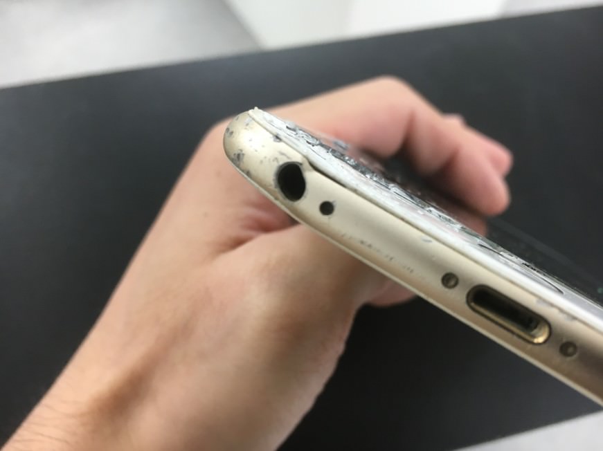 Iphone6splusのイヤホンジャックの穴が変形してイヤホンが挿せない 作業時間40分で修理完了 町田駅のiphone格安修理店 スマホスピタル町田