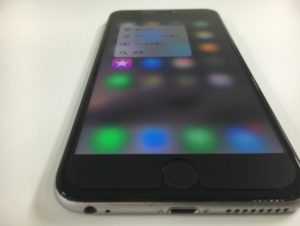 フロントパネルが割れたアイフォン6s