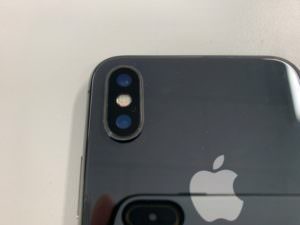 iPhoneXの外側カメラレンズを40分で修理完了