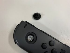 Nintendo switchのジョイコンのスティックが折れた