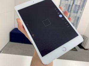 カメラを起動させても真っ暗で何も映らないiPad Air2