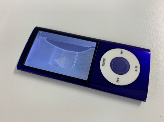 液晶画面が壊れて液漏れや線が入っているiPod nano第5世代