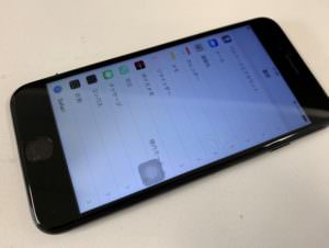 フロントパネルを交換して黒い線が消えたiPhone7