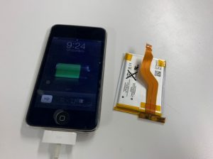 バッテリー交換で電源が入ったiPod touch第3世代