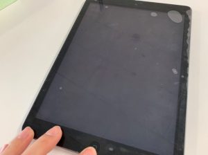 パーツ交換をしても電源が入らないiPad Air