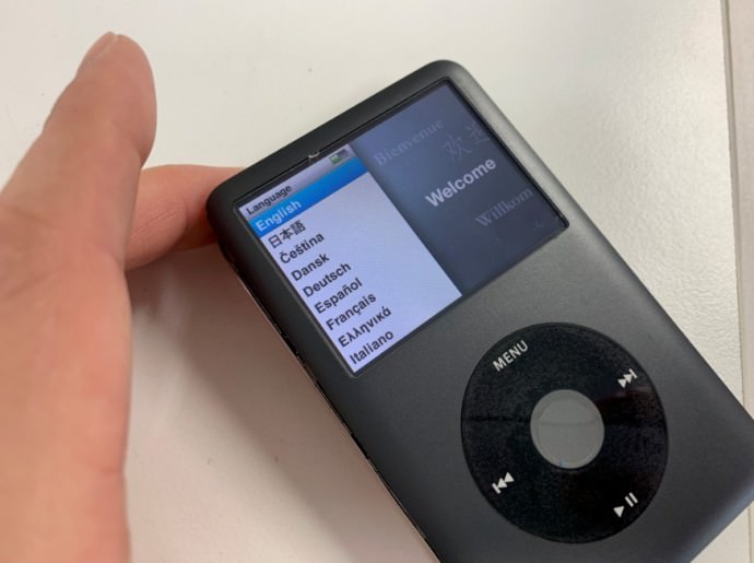 SSD化して無事電源が入るようになったiPod Classic