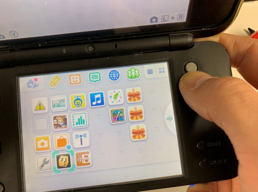 町田のゲーム機修理店 Nintendo 2ds Llのcスティックを倒しても反応が鈍い 修理時間30分で症状改善 スマホスピタル町田