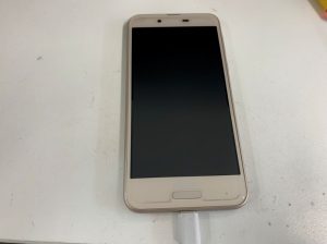 充電出来ずに電源が入らないAQUOS sense lite(SH-M05)