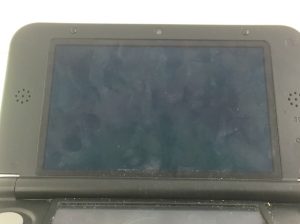 上液晶画面に何も映らない3DS LL