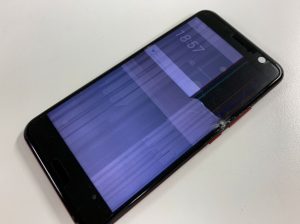 落としてフロントパネルが破損して操作出来ないHTC U11