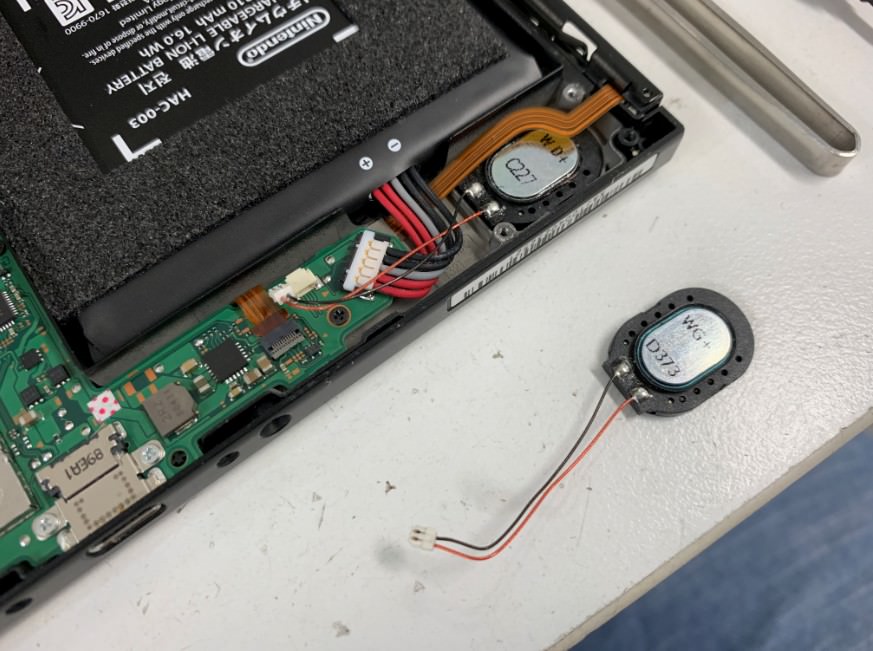 Nintendo Switch本体から音が出ない スピーカーが壊れた症状も作業時間40分でパーツ交換して症状改善 町田のゲーム機即日修理店 スマホスピタル町田 Nintendo Switch本体から音が出ない スピーカーが壊れた症状も作業時間40分でパーツ交換して症状改善 町田のゲーム機即日修理店 スマホスピタル町田