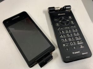 逆パカでバラバラになったP-smart(P-01J)