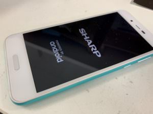 液晶画面交換修理後のひび割れがキレイになくなったAQUOS sense lite
