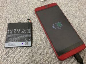 内蔵バッテリー交換修理で電源が入るようになったHTC J butterfly(HTV31)