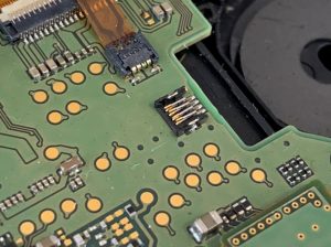 コネクタを固定する爪を破損させた3DSLL